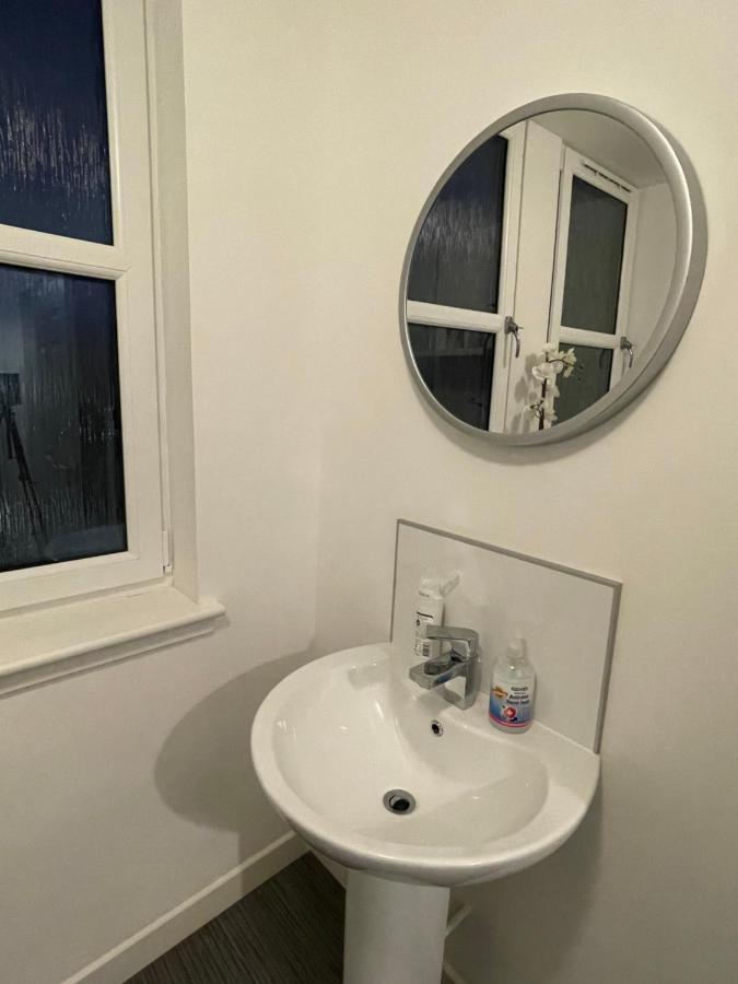 Апартаменти Carvetii - Edward House D - 2 Dbl Bed 2Nd Floor Flat Данфермлін Екстер'єр фото